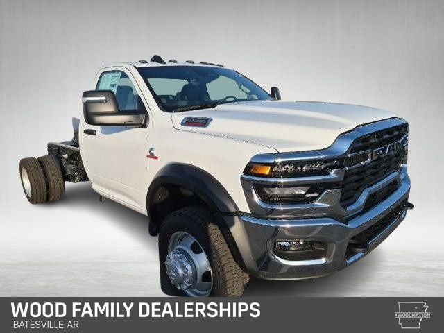2026 RAM Ram 5500 Chassis Cab RAM 5500 TRADESMAN CHASSIS REGULAR CAB 4X4 84' CA in Bright White Clear-Coat Exterior Paint — front...